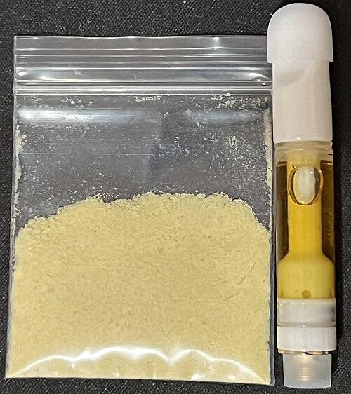 DMT vs 5-MeO-DMT Carts: Differences, Effects, Devices